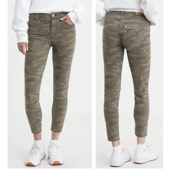 NWT Women's Levi's 720 High Rise Super Skinny Cropped Jeans Size 29 Super Soft - Picture 1 of 9